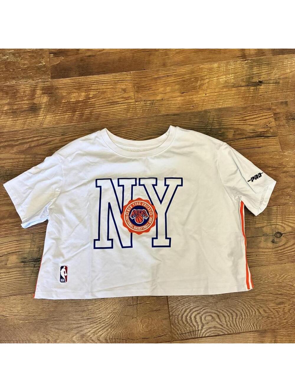 NBA New York Knicks Pro Standard M white crop top NWT